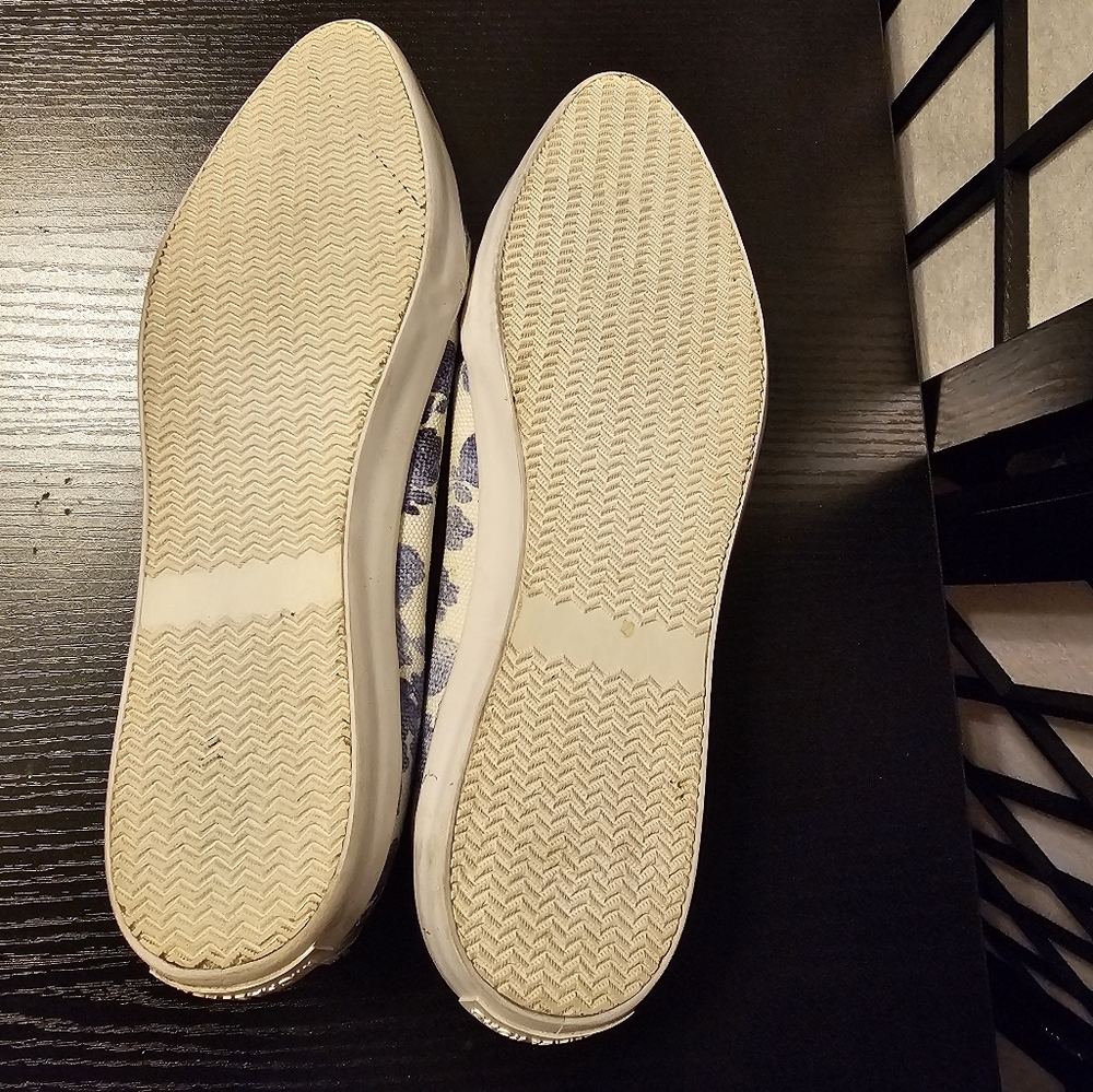 MICHAEL Michael Kors Olive Floral Slip on Canvas Sneaker Size 8 - Picture 4 of 7